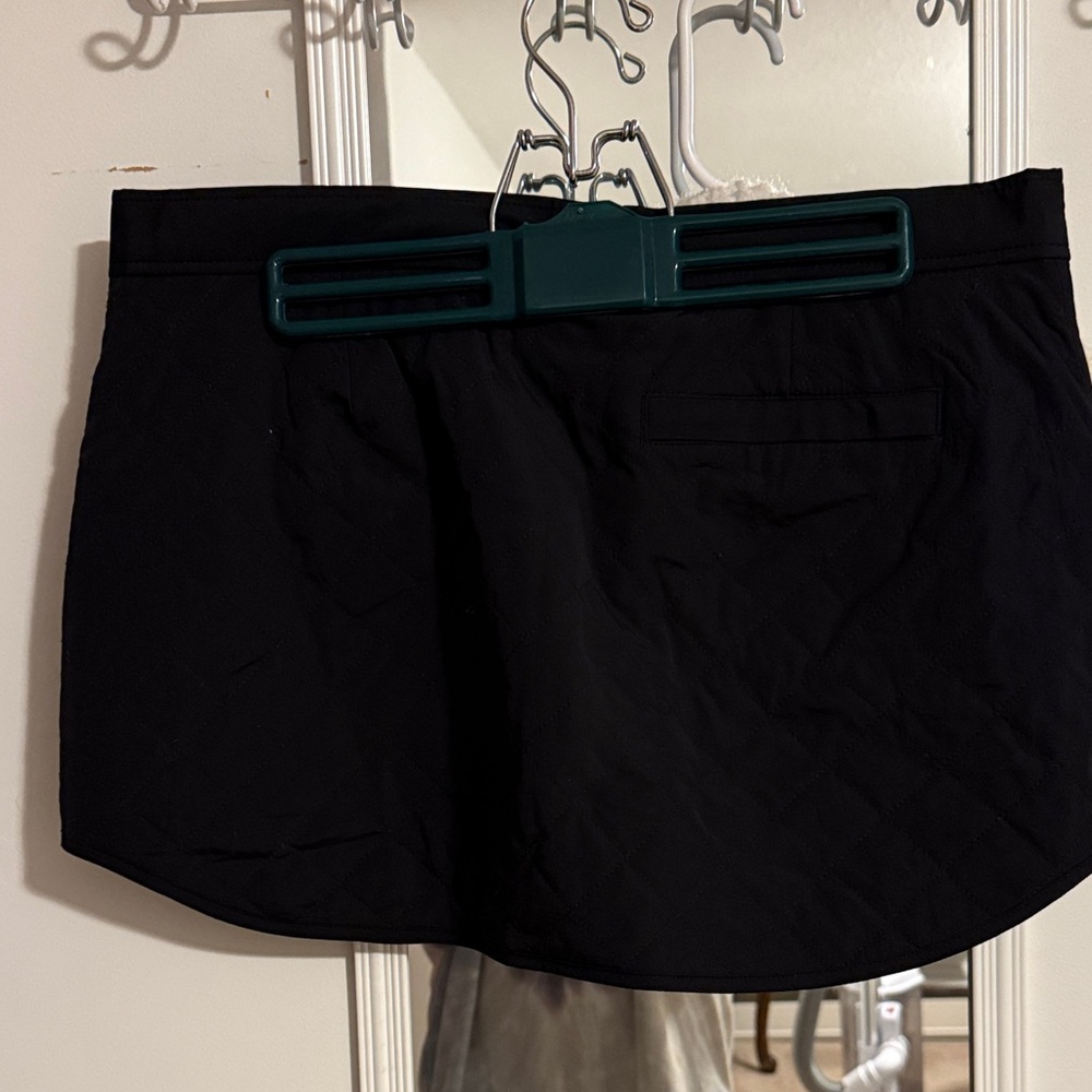 Athleta Toasty Buns Quilted Black Skirt View 2